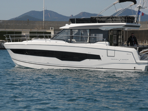 Nous avons testé la Merry Fisher 12.95 Fly de Jeanneau