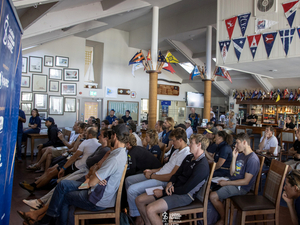 Kinsale > Baie de Morlaix : Départ d'une deuxième étape à haut risque