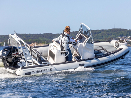 Le Sport 560 est construit avec la même carène éprouvée que son prédécesseur, tout en affichant un look élégant. 