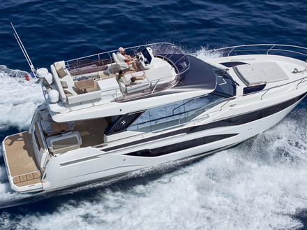 la Prestige F4, le premier modèle de la toute nouvelle génération de F-Line.