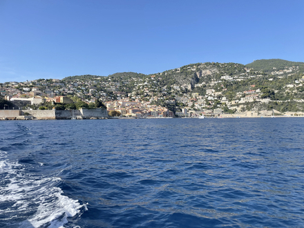 La rade de Villefranche, terrain de jeu agréable pour une initiation à l'apnée La rade de Villefranche, terrain de jeu agréable pour une initiation à l'apnée