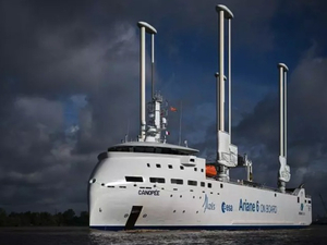 Canopée, le premier navire cargo à voiles au monde inauguré à Bordeaux