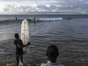 Liberia : bienvenue à Robertsport, paradis secret des surfeurs