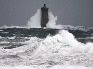 Tempête Ciaran : des vents records et des...