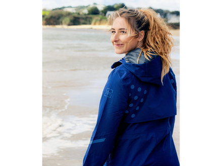 Tbs propose une large gamme de textile et de chaussures directement inspirée par la mer et la nature. Nautisme Article