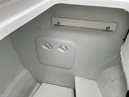 Le TH36 offre des volumes de rangements impressionnants, ce coffre, par exemple, fait plus d'un mètre cinquante de profondeur. 