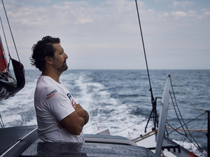 Retour à La Base : première en solitaire en IMOCA pour Yoann Richomme !