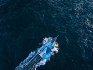 Retour à La Base : avarie pour Thomas Ruyant (FOR PEOPLE)