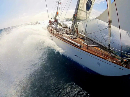 Galiana WithSecure à 16,5 noeuds, visiblement très impatient d'arriver à Auckland pour Noël. Actuellement 3ème en IRC. Galiana WithSecure à 16,5 noeuds, visiblement très impatient d'arriver à Auckland pour Noël. Actuellement 3ème en IRC.