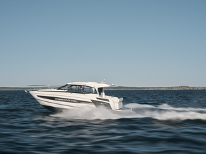 Essai du Jeanneau NC 37 hybride électrique : la motorisation hybride pour la plaisance de demain