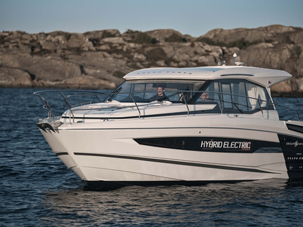 Cette NC 37 de Jeanneau sert de laboratoire pour développer une motorisation plus respectueuse de l'environnement et de la réglementation à venir. Cette NC 37 de Jeanneau sert de laboratoire pour développer une motorisation plus respectueuse de l'environnement et de la réglementation à venir.