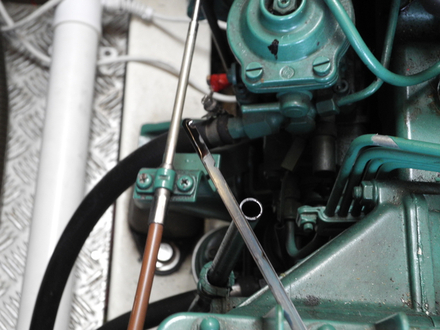 Le niveau d'huile doit être entre max. et min.