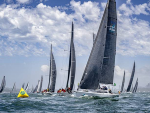 Rolex Sydney-Hobart : Andoo Comanche et LawConnect au coude à coude