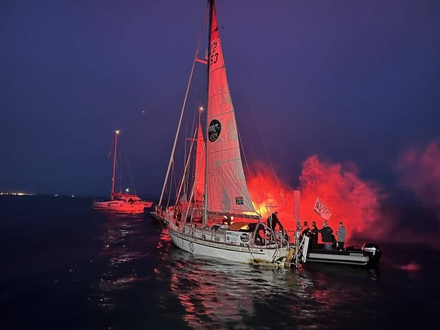 Kirsten Neuschäfer, première femme à remporter une course autour du monde en solitaire : la Golden Globe Race.