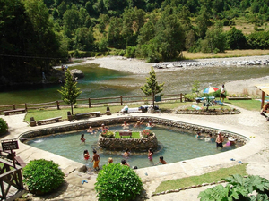 Besoin de se ressourcer ? Partons découvrir les bains thermaux du Chili !