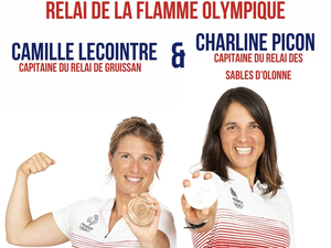 Camille Lecointre et Charline Picon, porteuses de la flamme olympique