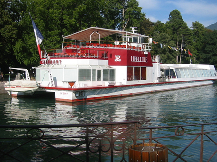 Croisière sur le Lac d'Annecy avec le Libellule