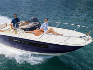 Capoforte lance la nouvelle couleur «blu mirtillo» au salon de Düsseldorf pour l'ensemble de sa gamme