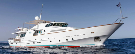 Le Vespucci sur le chantier naval Rodriguez Yachts à Vallauris, Golfe-Juan 