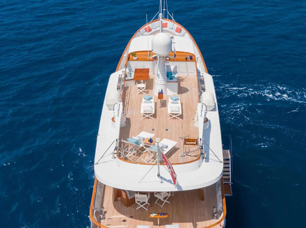 Le Vespucci, un joyau de James Bond ! Le Vespucci, un joyau de James Bond !