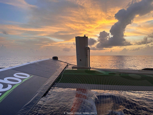 L'attente et le chapiteau - ARKEA ULTIM CHALLENGE Brest 