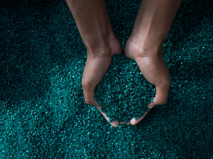 Granulés à base de filet de pêche - Fil and Fab  Granulés à base de filet de pêche - Fil and Fab