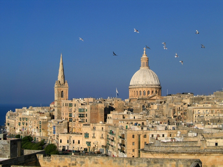 La Valette, Malte. Explorez ses fortifications impressionnantes, découvrez ses églises baroques et détendez-vous sur les plages. 
