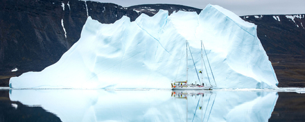 Le Why devant un Iceberg - Under The Pole Le Why devant un Iceberg - Under The Pole