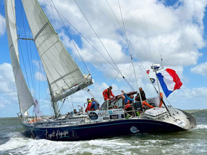 L'Esprit d'Équipe mène sur la quatrième étape de l'Ocean Globe Race