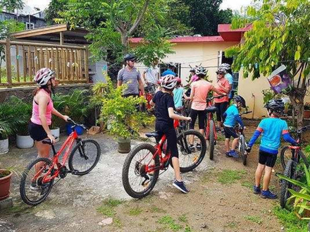 Vous pouvez partir pour une demi-journ&eacute;e ou la journ&eacute;e enti&egrave;re, pour une excursion au choix, aux quatre coins de l'&icirc;le. 