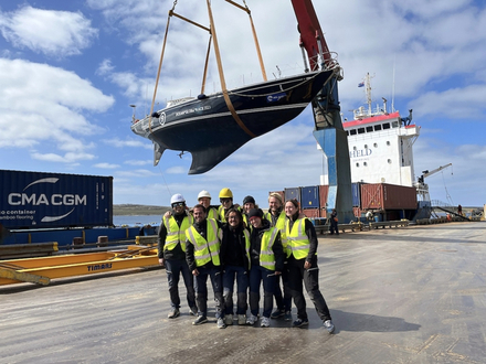 L?équipage de Translated 9 a réalisé un travail colossal pour réparer le Swan et rejoindre Punta del Este à temps pour l?étape 4. Nautisme Article