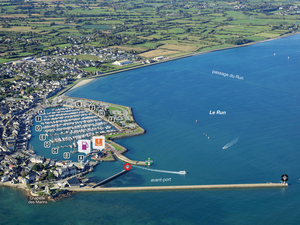 Escale au port de Saint-Vaast-la-Hougue