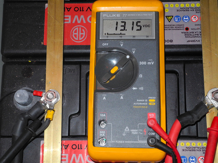 Contrôle de la tension des batteries Contrôle de la tension des batteries