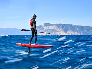 De Toulon à Calvi dans la journée, en volant sur un foil, sans voile et sans moteur