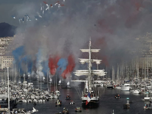 Revivez l'arrivée de la Flamme Olympique à Marseille en images