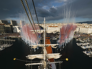 Après la Flamme Olympique à Marseille, la saison du Belem ne fait que commencer !