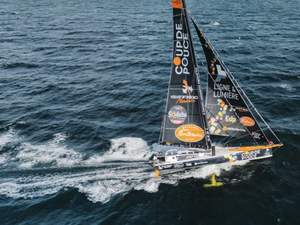 New York Vendée : stand-by pour Manuel Cousin, la foudre a touché le haut du mât 