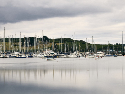 À travers la mer Baltique, de nombreux petits ports sont présents sur les côtes.  À travers la mer Baltique, de nombreux petits ports sont présents sur les côtes.