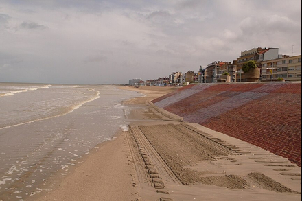 Le long de la Cote d'Opale se trouve de nombreuses plages de sable fin.  Le long de la Cote d'Opale se trouve de nombreuses plages de sable fin.