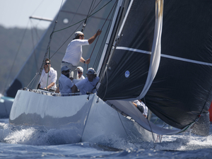 Championnat du monde de 12m JI – Hyères - Porquerolles   The Show must go on !