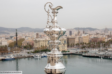 La fameuse America's Cup est le plus ancien trophee sportif encore en jeu La fameuse America's Cup est le plus ancien trophee sportif encore en jeu