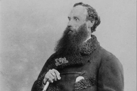 James Ashbury, le premier a avoir officiellement lance un defi au New York Yacht Club pour tenter de s'emparer de l'America's Cup. Depuis, on ne compte plus les tetes couronnees, hommes d'affaire et heritiers fortunes a avoir tente leur chance... James Ashbury, le premier a avoir officiellement lance un defi au New York Yacht Club pour tenter de s'emparer de l'America's Cup. Depuis, on ne compte plus les tetes couronnees, hommes d'affaire et heritiers fortunes a avoir tente leur chance...