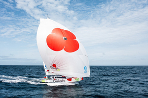 L’équipage 100% féminin de La Boulangère Bio engagé dans une lutte intense sur la Transat Québec – Saint-Malo