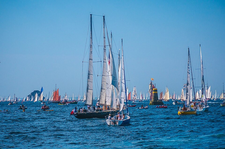 La Grande parade est le clou du spectacle des Fetes maritimes. 