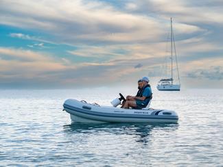 EJET330 : le nouveau tender à propulsion...