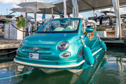 La Fiat 500 se transforme en bateau La Fiat 500 se transforme en bateau