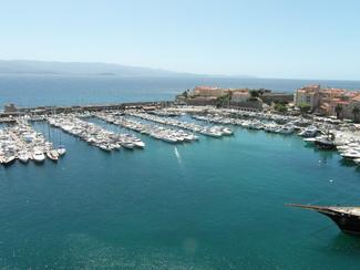 De port en port : benvinuti au port Tino-Rossi...