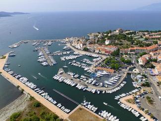 De port en port : escale à Saint-Florent entre...