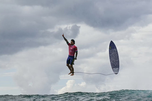 Photo : JO 2024, incroyable photo du surfeur brésilien Gabriel Medina