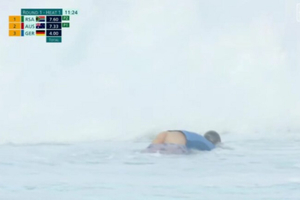 JO 2024 – Surf : il perd son maillot en pleine épreuve